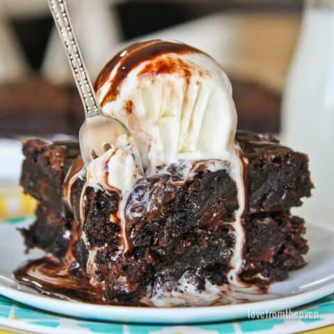 A brownie a la mode.