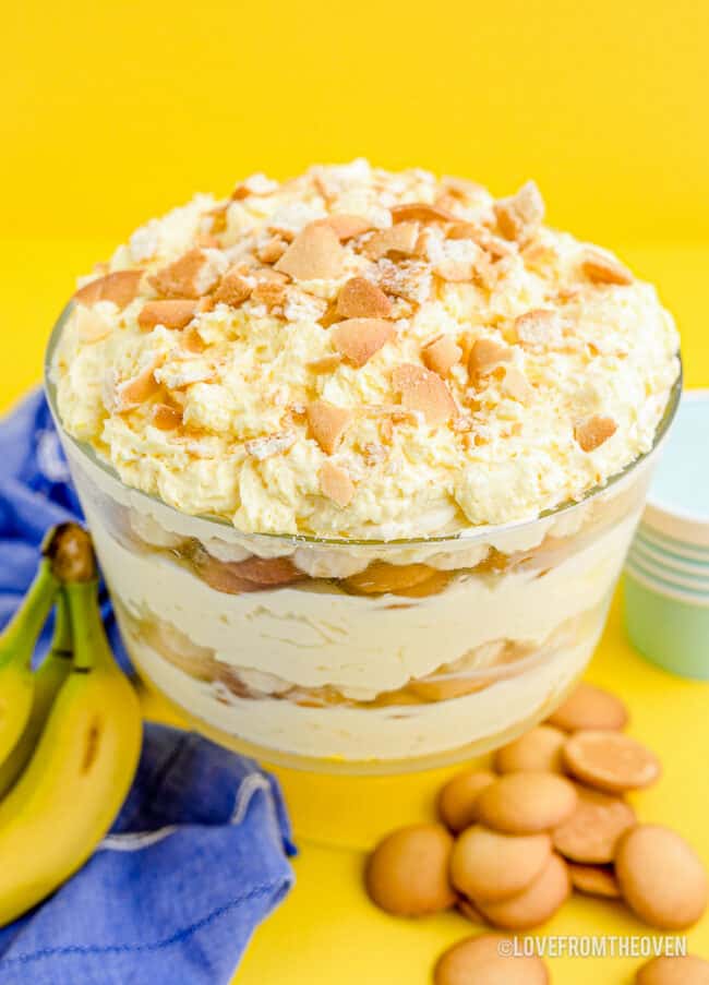 A large glass bowl of banana pudding.