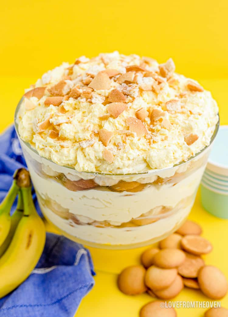 A large glass bowl of banana pudding.