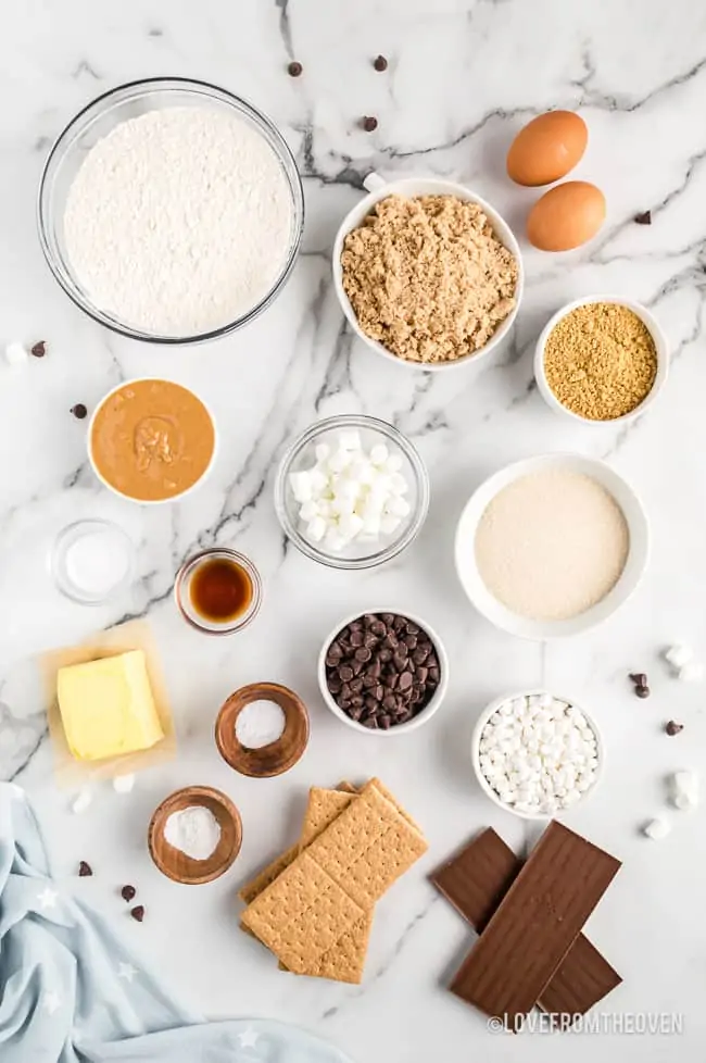 ingredients for a smores cookie recipe.
