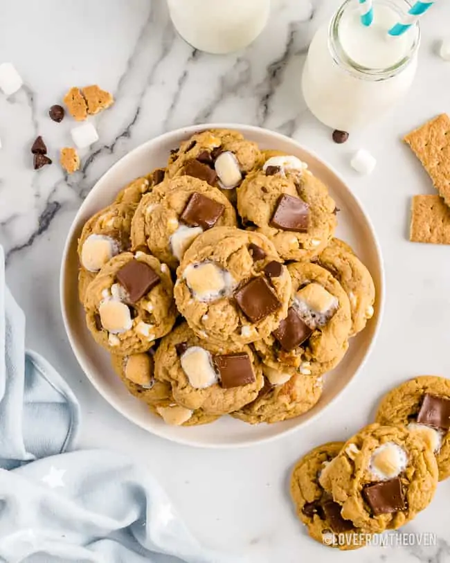 a plate of smores cookies