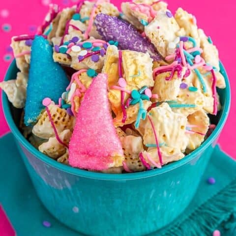 A bowl of unicorn chex mix.