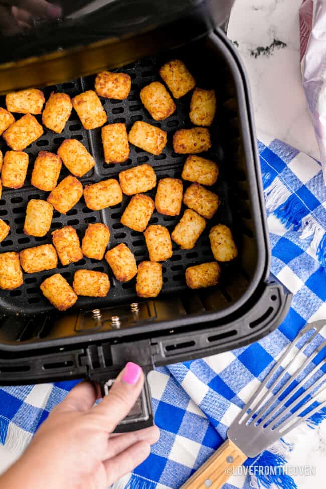 Tater tots air fryer time hotsell