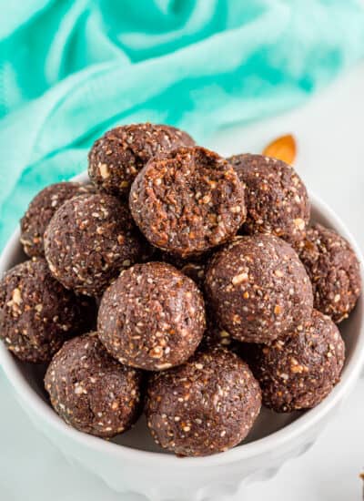 A bowl of no bake energy bites