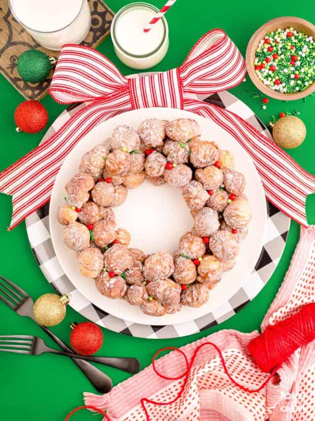 A christmas wreath made of donuts