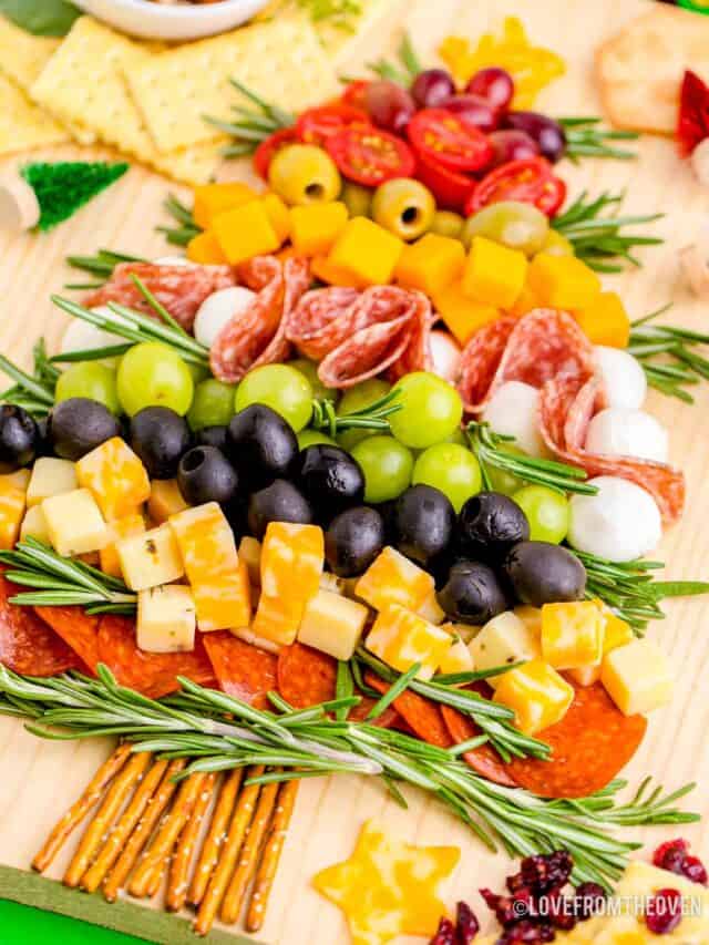 cropped-christmas-tree-charcuterie_-19.jpg