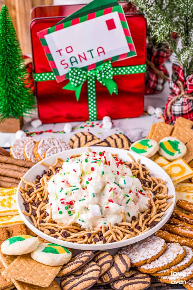 Elf dessert dip with cookies