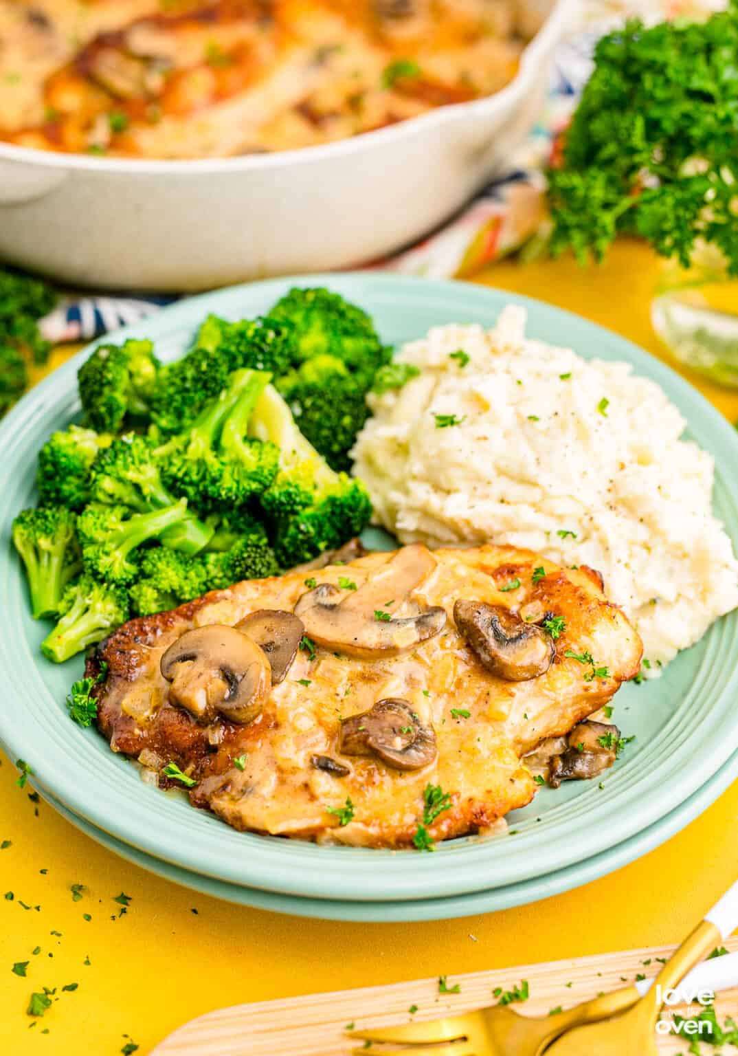 Easy Chicken Marsala Recipe (Made in one pan) Love From The Oven