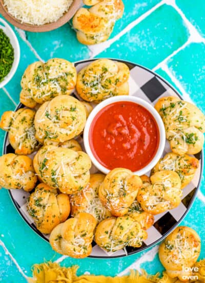 A plate of garlic knots