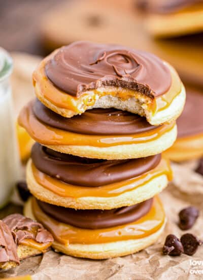 A stack of Twix Cookies
