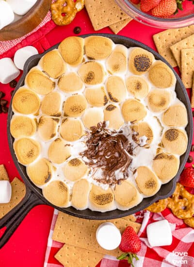 A large skillet full of smores dip