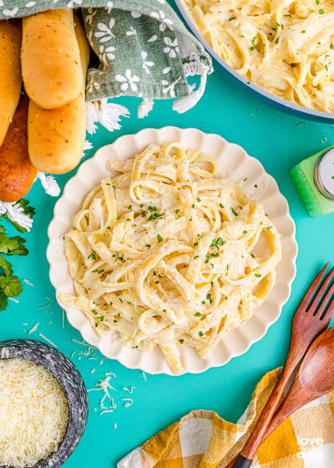 Copycat Olive Garden Alfredo • Love From The Oven