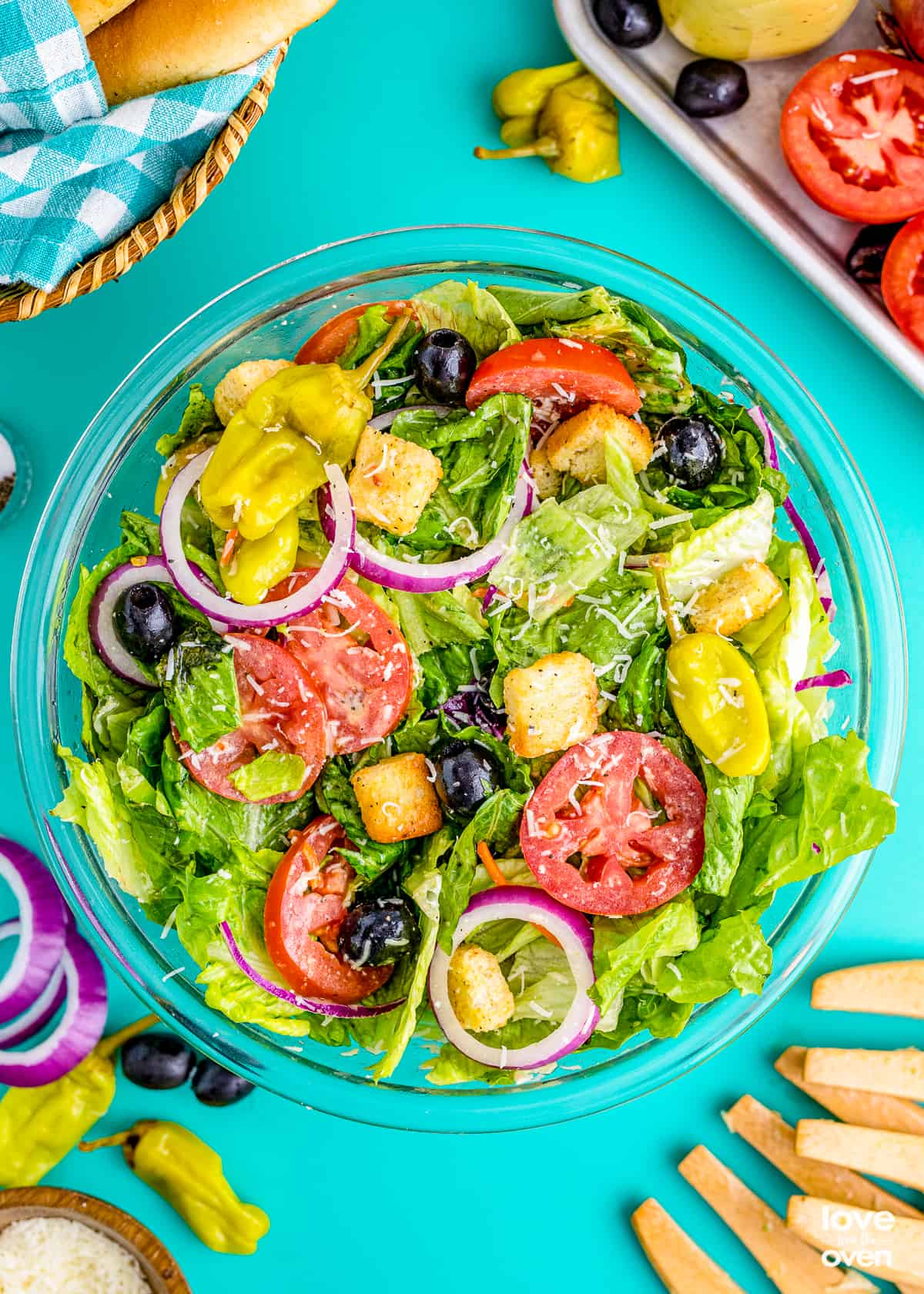 Copycat Olive Garden Salad and Dressing Recipe - Creme De La Crumb