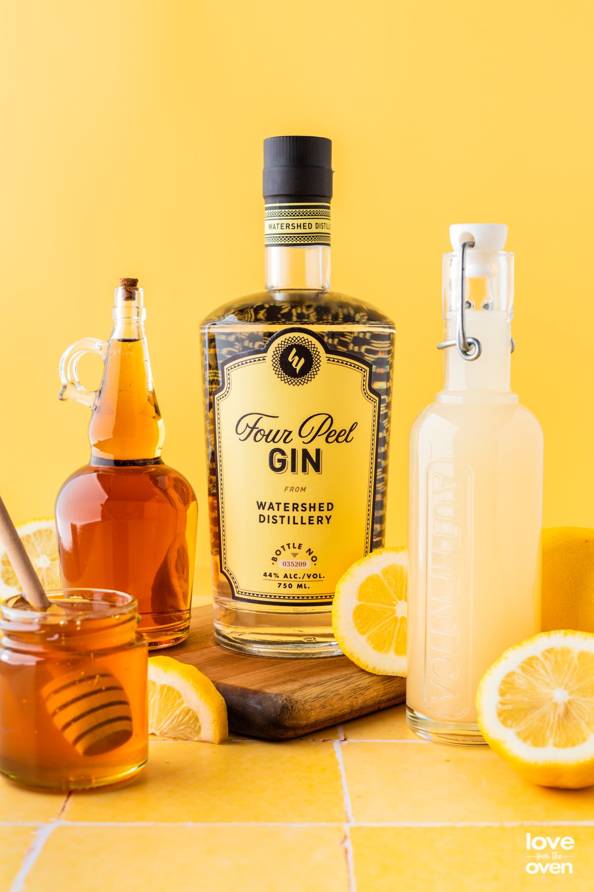 ingredients to make a bees knees cocktail